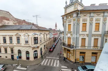 Apartament ultracentral cu 4 camere partial amenajat Comision 0 anunturi imobiliare Arad