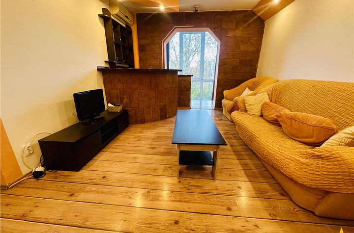 Apartament 3 camere de vanzare ASTRA - Brasov anunturi imobiliare Brasov