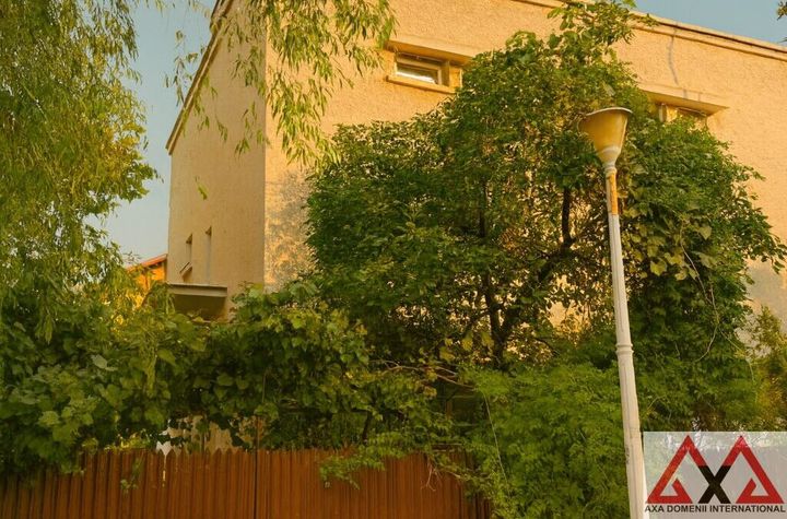 Vilă interbelică, pod mansardabil, elemente originale - în Vatra Luminoasă! anunturi imobiliare Bucuresti