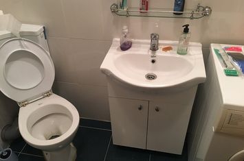 Garsonieră de vanzare BERCENI - Bucuresti anunturi imobiliare Bucuresti