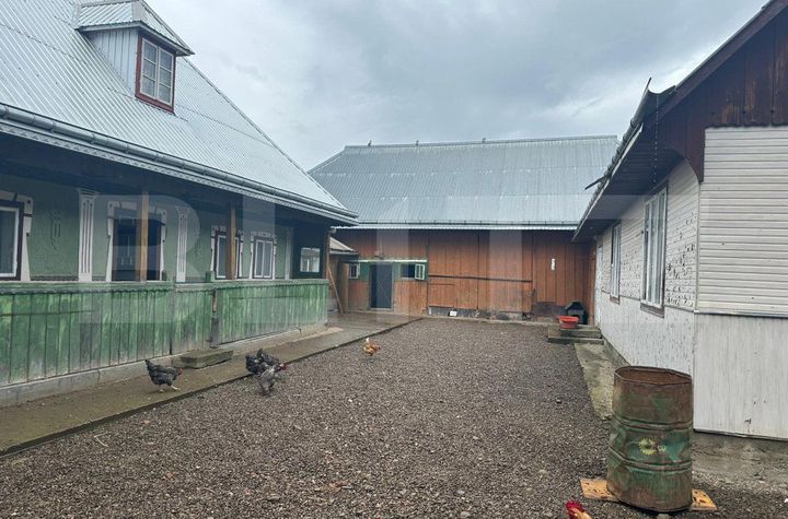 Casă - 4 camere de vanzare FRATAUTII VECHI - Suceava anunturi imobiliare Suceava