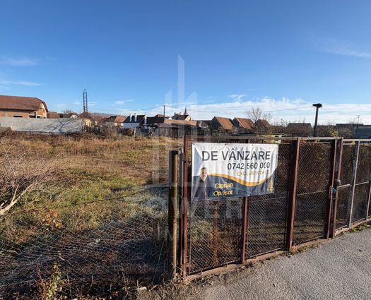 Teren Intravilan Cristian, 700 mp