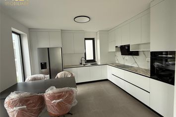 Vilă - 3 camere de vanzare GHIMBAV - Brasov anunturi imobiliare Brasov