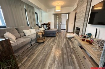 Apartament 3 camere de vanzare ULTRACENTRAL - Bacau anunturi imobiliare Bacau