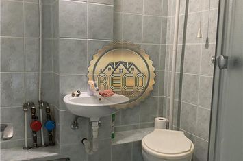 Apartament 3 camere de vanzare CENTRAL - Bihor anunturi imobiliare Bihor