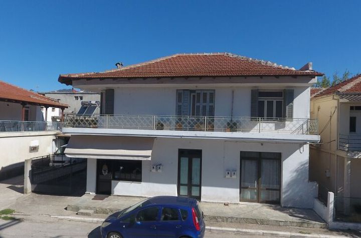 Clădire mixtă 202 mp pe teren 329 mp, Neos Skopos anunturi imobiliare Grecia