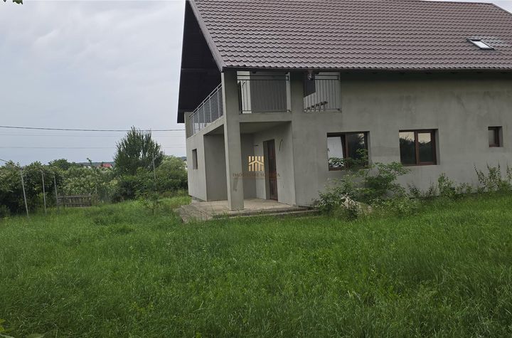 Vilă - 5 camere de vanzare MITOCU DRAGOMIRNEI - Suceava anunturi imobiliare Suceava