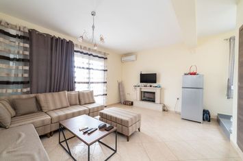 Casă trei niveluri 175 mp în Nea Iraklitsa anunturi imobiliare Grecia