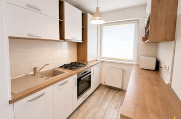 Apartament 2 camere de inchiriat TRACTORUL - Brasov anunturi imobiliare Brasov