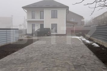 Vilă - 4 camere de vanzare SUCEAVA - Suceava anunturi imobiliare Suceava