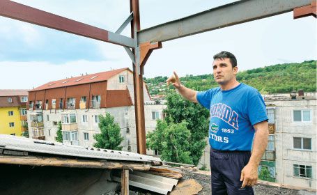Românii care îşi fac casă pe bloc