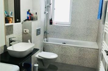 Apartament 3 camere de vanzare TRACTORUL - Brasov anunturi imobiliare Brasov