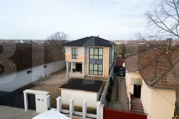 Vilă - 11 camere de vanzare VLADIMIRESCU - Arad anunturi imobiliare Arad