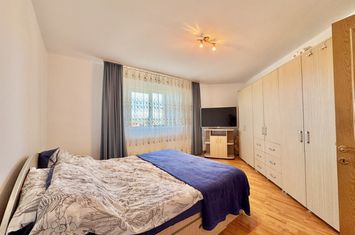 Apartament 3 camere de vanzare VASILE AARON - Sibiu anunturi imobiliare Sibiu
