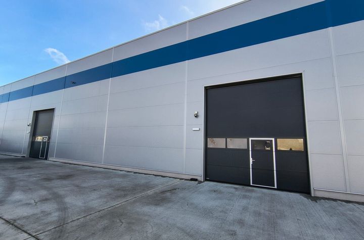 Hală industrială nouă, 2 000 mp. 3,5 Euro + TVA/lună/mp. Comision 0 anunturi imobiliare Bihor