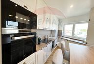500 €, Apartament 4 camere