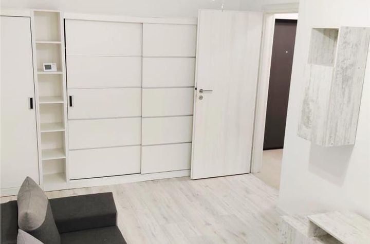 Apartament 2 camere de vanzare TRACTORUL - Brasov anunturi imobiliare Brasov