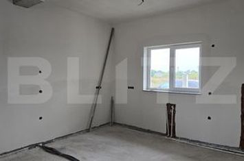 Casă - 4 camere de vanzare SATU MARE - Satu Mare anunturi imobiliare Satu Mare