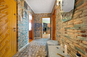 3 camere, 3 balcoane, etaj 3 anunturi imobiliare Neamt