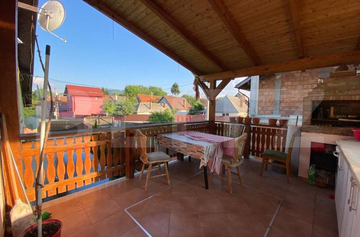 Vilă - 8 camere de vanzare BRASOV - Brasov anunturi imobiliare Brasov