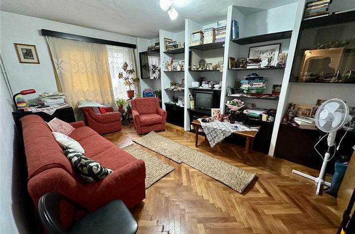 Apartament 3 camere de vanzare CENTRAL - Mures anunturi imobiliare Mures