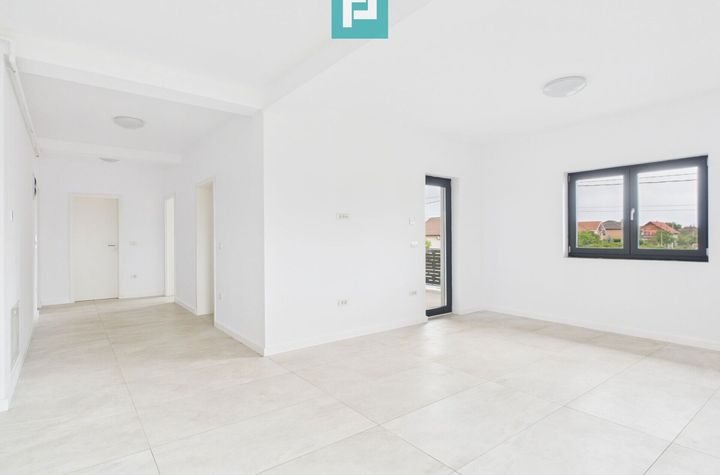 Apartament cu 2 camere, terasă generoasă – Moșnița anunturi imobiliare Timis