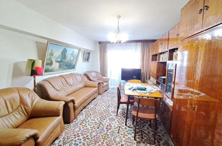 Apartament 4 camere de vanzare STEFAN CEL MARE - Bucuresti anunturi imobiliare Bucuresti