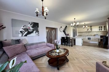 Casă - 3 camere de vanzare SANPETRU - Brasov anunturi imobiliare Brasov
