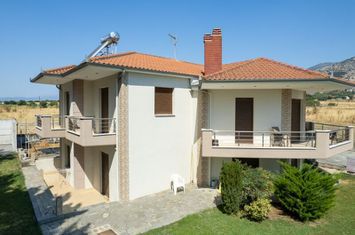 Casă individuală 120 mp pe teren 2500 mp — Xiropotamos anunturi imobiliare Grecia