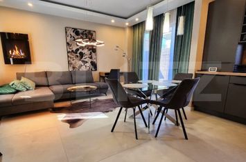 Vilă - 4 camere de vanzare FLORESTI - Cluj anunturi imobiliare Cluj