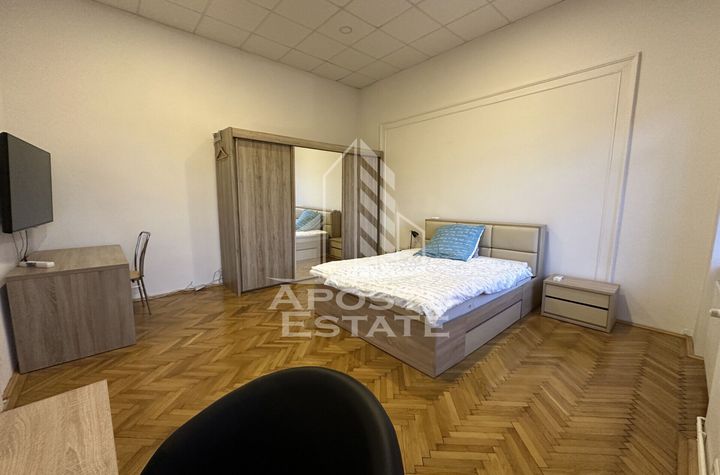 Apartament cu 2 camere, ultracentral, la etajul 1 in cladire istorica. anunturi imobiliare Timis
