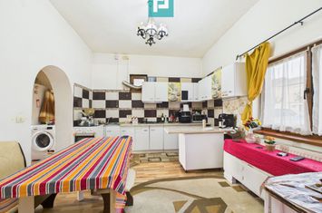 Casa cu 6 camere in Parneava anunturi imobiliare Arad