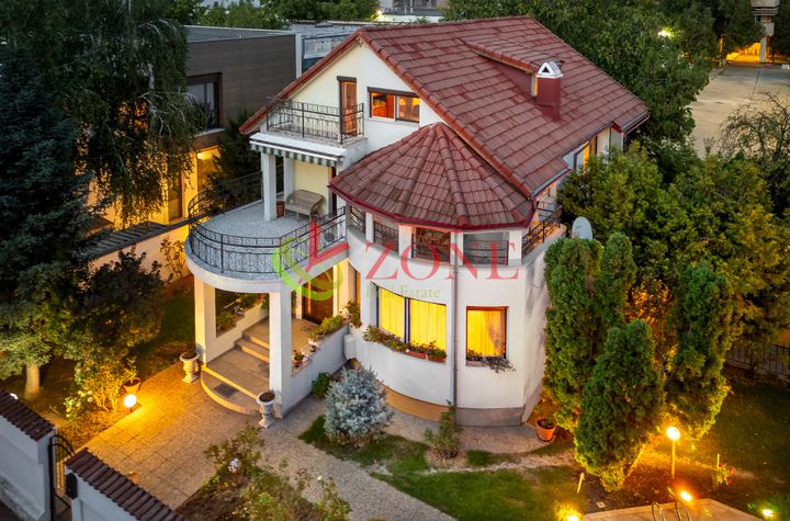 Vilă - 8 camere de vanzare PIPERA - Bucuresti anunturi imobiliare Bucuresti