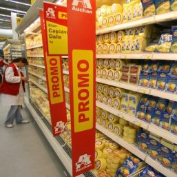Retailerii in prag de faliment sunt tinuti in mall cu orice pret