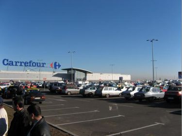 Carrefour amana listarea diviziei imobiliare
