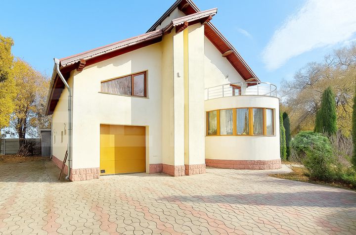 Casă - 5 camere de vanzare BRASOV - Brasov anunturi imobiliare Brasov