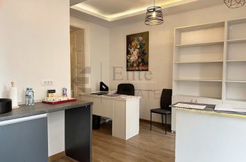 Apartament ultracentral pe Republicii pietonala Oradea anunturi imobiliare Bihor