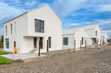 Vilă - 4 camere de vanzare VALU LUI TRAIAN - Constanta anunturi imobiliare Constanta