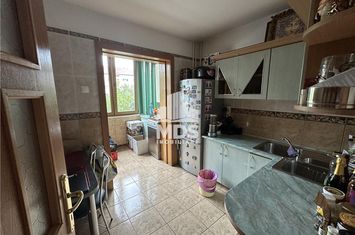 Apartament 3 camere de vanzare ARADULUI  - Timis anunturi imobiliare Timis