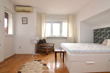 Garsonieră de inchiriat ROMANA - Bucuresti anunturi imobiliare Bucuresti