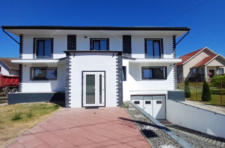 Vilă - 5 camere de vanzare MIHAI VITEAZU - Cluj anunturi imobiliare Cluj