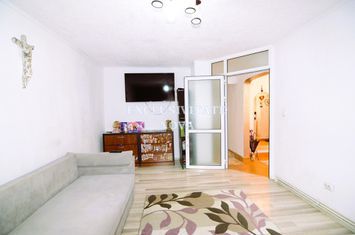 CRANGASI DECOMANDAT cu CENTRALA proprie acces Metrou bloc REABILITAT anunturi imobiliare Bucuresti