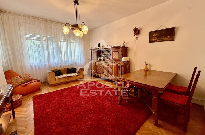 Apartament 5 camere, decomantat, etaj 1, garaj, zona Universitatilor anunturi imobiliare Timis