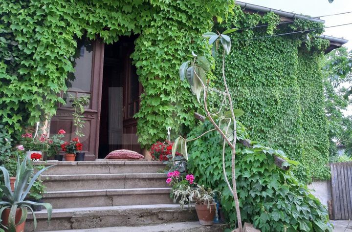 Casă - 5 camere de vanzare CRAIOVA - Dolj anunturi imobiliare Dolj