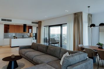 4-room, luxury apartment, located in the One Verdi Park anunturi imobiliare Bucuresti