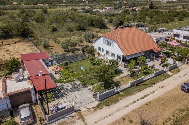 Casă 372 mp pe 3 niveluri în Paralia Ofriniou anunturi imobiliare Grecia