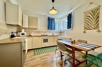 Apartament 2 camere ideal locuință sau birou – Piața Victoriei | Povernei anunturi imobiliare Bucuresti