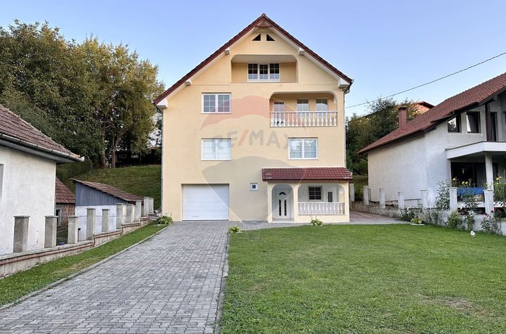 Vilă în zona Centrala Cisnadie anunturi imobiliare Sibiu