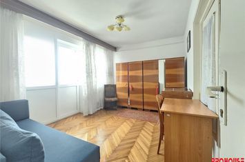 Apartament 3 camere de vanzare CENTRAL - Bacau anunturi imobiliare Bacau
