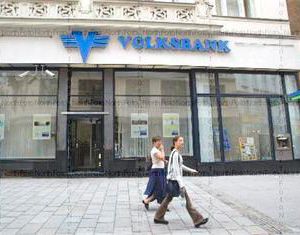 Volksbank, salvată de Guvernul austriac. Vânzarea sucursalei din România rămâne valabilă